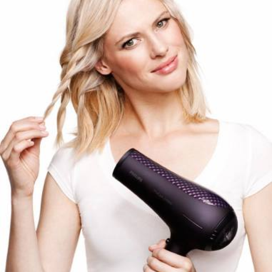 Cum sa realizezi o coafura 'neingrijita', in stilul anilor '90