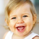 Super-amuzant! Bebelusi care rad la catei