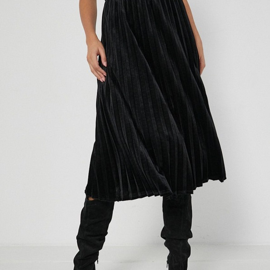 Fustă Bloom Vibration by Medicine, din velur, având o curea șic în talie. 