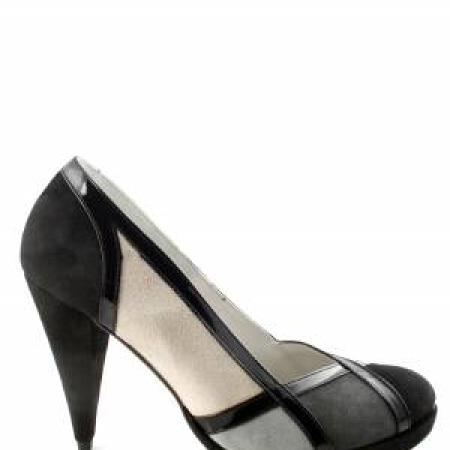 Pantofi cu design geometric