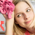 5 moduri in care iti ingreunezi munca atunci cand faci curat