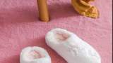 Papuci de casă din blană sintetică LC WAIKIKI în nuanță de alb murdar, în care picioarele tale se vor simți răsfățate și la căldură 