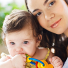 Cat stam cu bebe acasa? Si cu ce il ajuta pe copil acest lucru? 