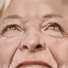 Show de pictura in 4 minute! Cum se transforma chipul unui bebelus in batrana