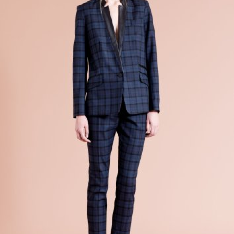 Celebrele 'Leisure suits'