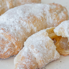 Cornulețe de post - rețeta pentru cele mai fragede și delicioase cornuri