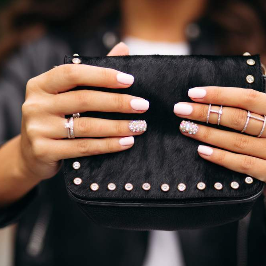 Manichiura chic de nunta 