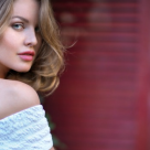 Look de salon cu 3 produse electronice de îngrijire personală