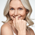 Pielea și modificările provocate de menopauză. Sfaturi practice de la un medic specialist 