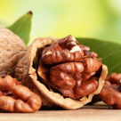 Nucile, sursa de sanatate, de la COAJA pana la MIEZ: 12+ Beneficii extraordinare de care trebuie sa profiti!