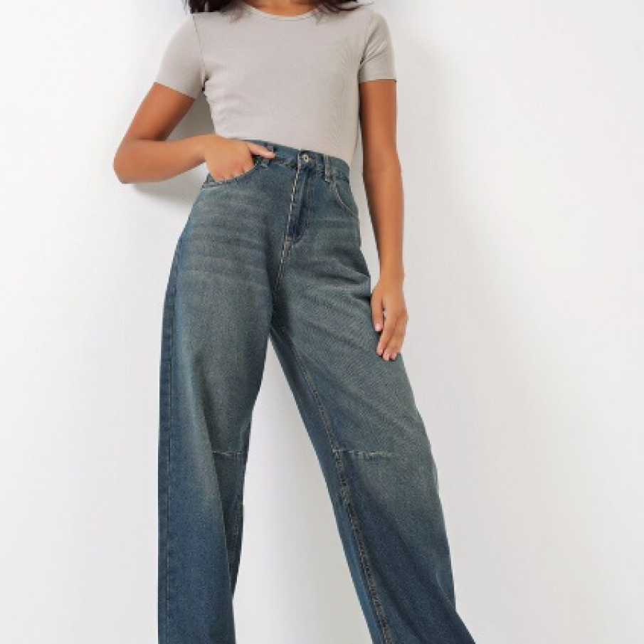 10 modele de jeansi barrel în trend în toamna2025 