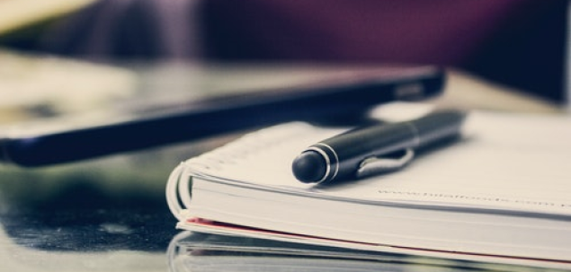 Cine a inventat stiloul?