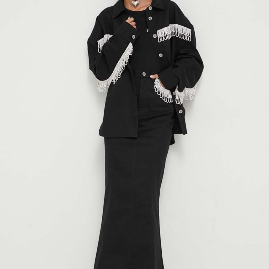 Fustă de blugi maxi, neagră, de la Rotate, cu o croială conică, evazată, talie înaltă și elemente decorative în dreptul buzunarelor  