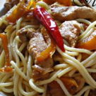 Spaghetti cu pui si ardei