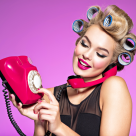 Leac pentru timiditate! 3 trucuri care te ajuta sa pornesti o conversatie memorabila intr-un mediu necunoscut