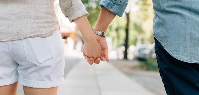 Langa cine poti petrece mult timp fara sa te plictisesti?