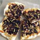 Pizza de post cu ceapa caramelizata