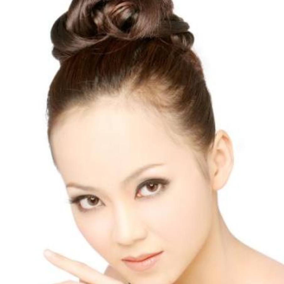 Coc prins cu eleganta in crestet