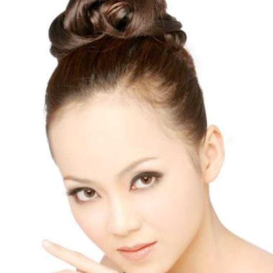 Coc prins cu eleganta in crestet