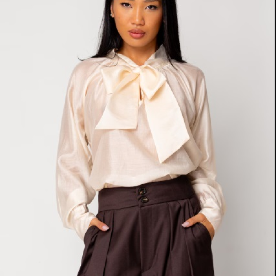 10 modele de cămăși elegante cu mânecă lungă în tendințele sezonului 