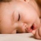 Cate ore de somn ii sunt necesare copilului tau?