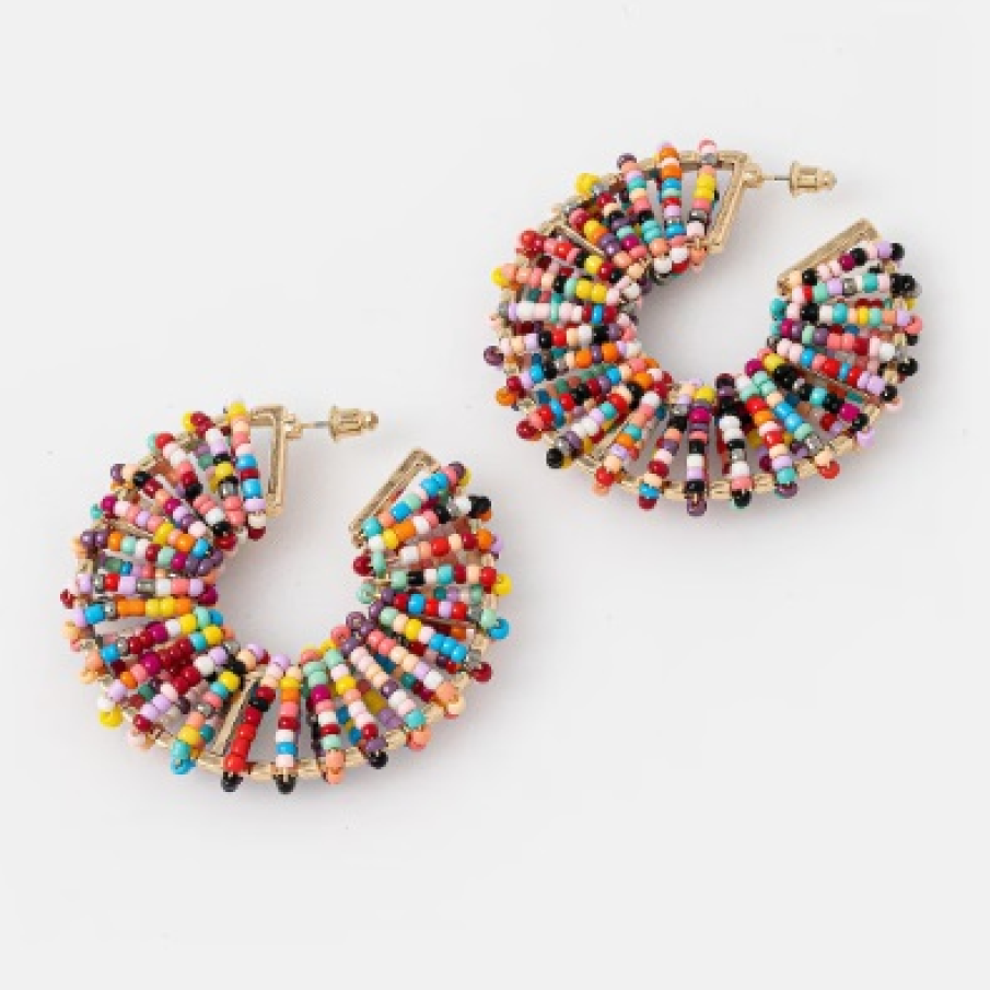 10 accesorii și piese vestimentare cu mărgele, un trend încântător al verii 2025 