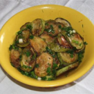 Salata de dovlecei cu usturoi verde