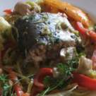 Somon la cuptor cu legume si ciuperci