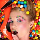 Fascinantul cod al culorilor: cum poti deveni mai puternica accesand intelepciunea din spatele stiintei culorilor!