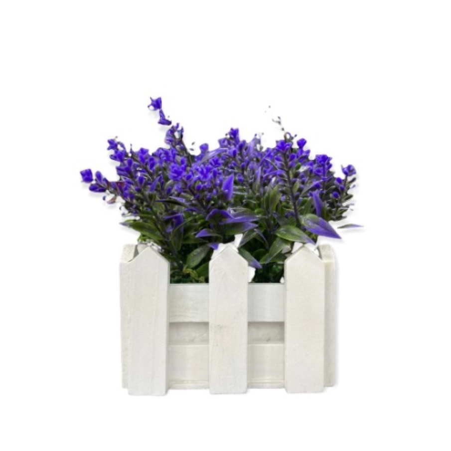 Plantă artificială verde de 14 cm cu floricele violet, amplasată într-un ghiveci de lemn 