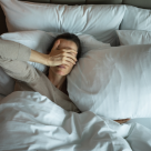 Nu poți dormi liniștit? Acesta poate fi un semnal timpuriu al demenței