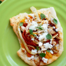 De luat la pachet: Lipie la gratar cu pui si legume coapte