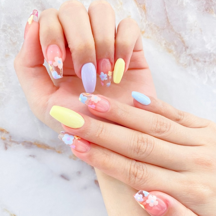 Modele de unghii trendy pentru primăvară și Paște 