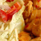 Gateste greceste: Gyros de pui cu tzatziki de ardei