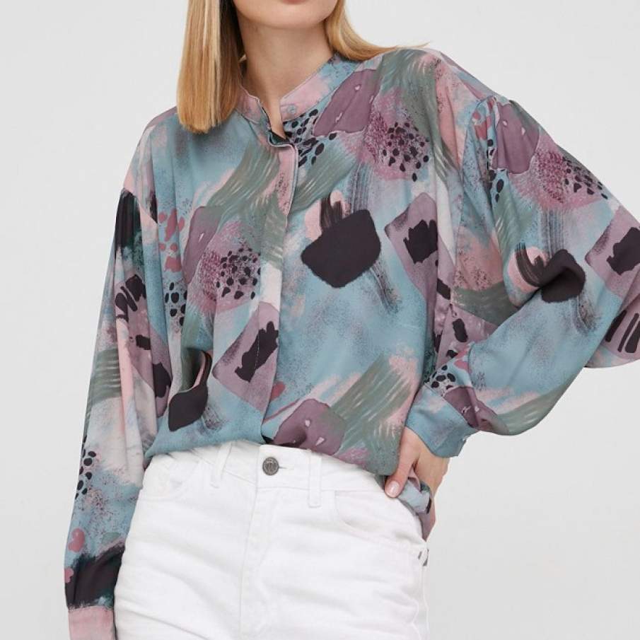 Cămașă lejeră cu imprimeu decorativ multicolor și guler stand-up 