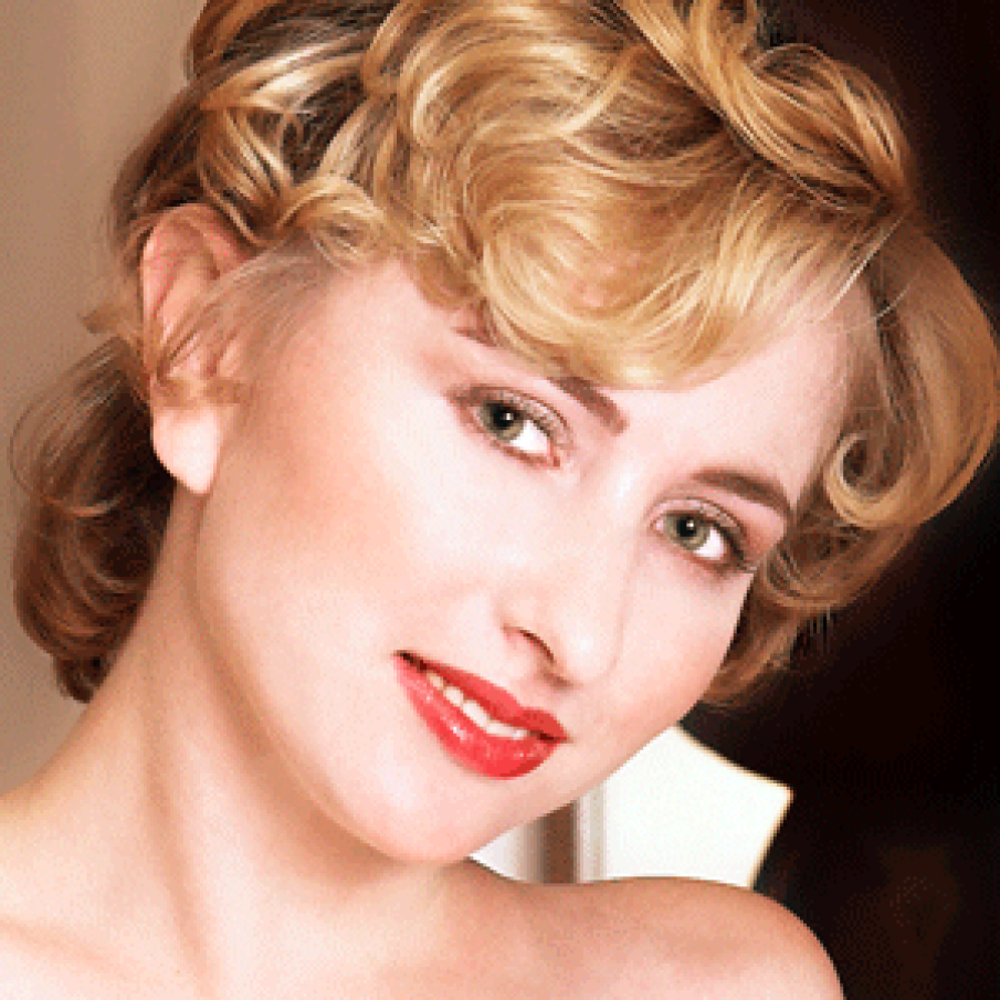 Coafura retro, in stilul anilor '40