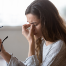 Ce pericole ascunde un banal ”Mă dor ochii”