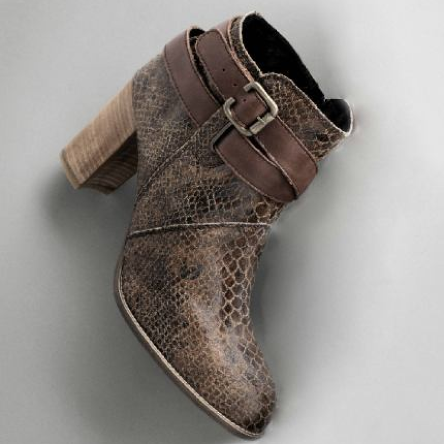 Ghete din imitatie de sarpe