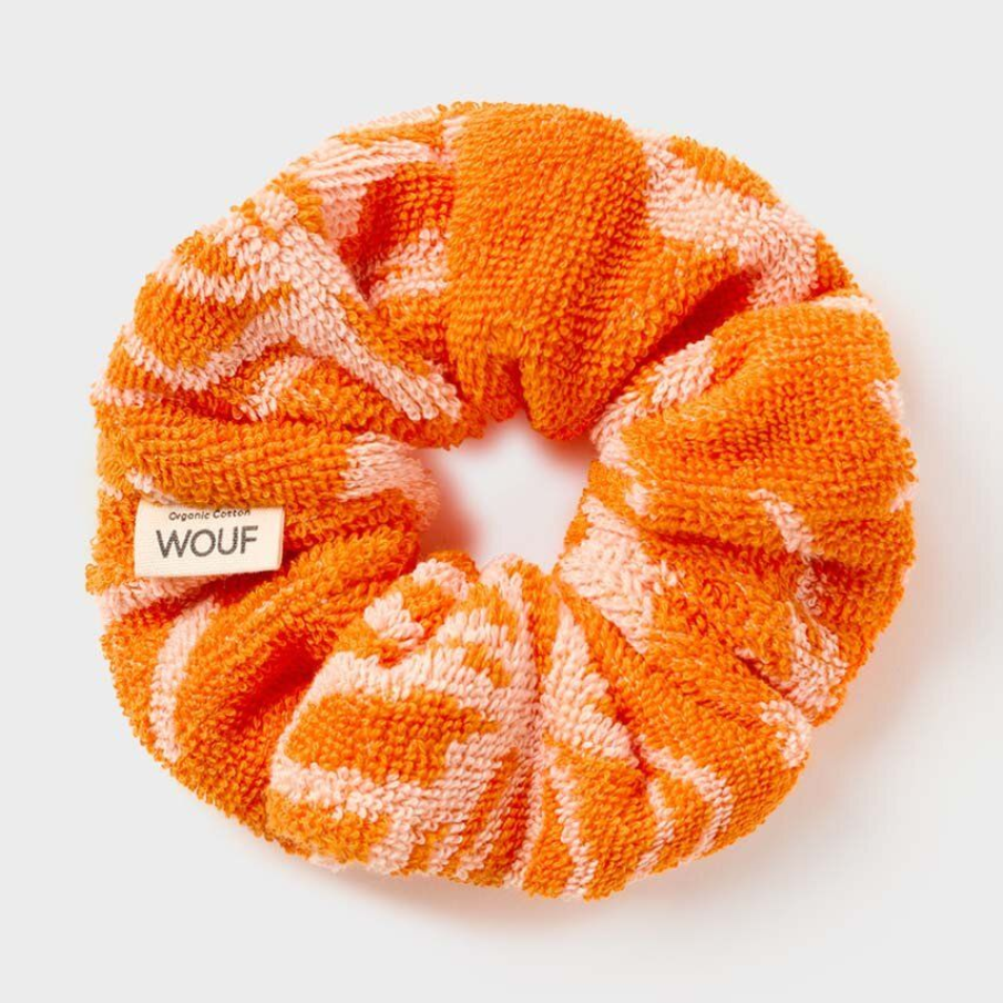 Scrunchie portocaliu cu imprimeu alb din colecția WOUF. Este confecționat din material textil, bumbac 