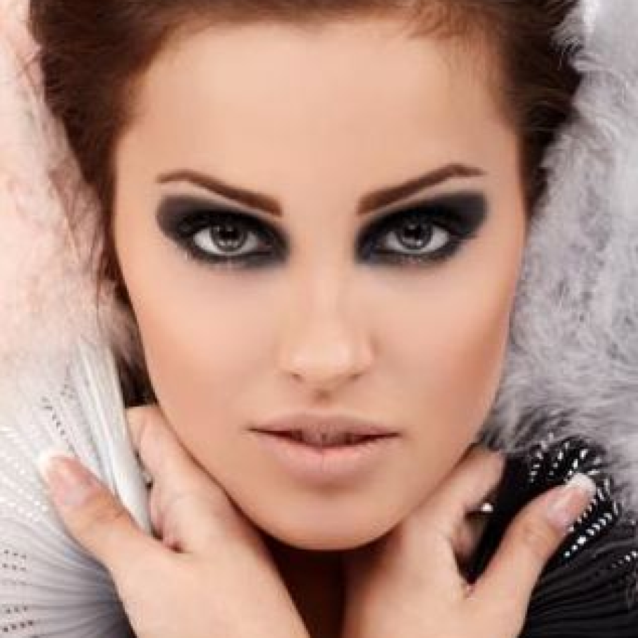 Machiaj dramatic: The power of black