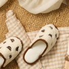 Stilul Hygge în casa ta – cum creează papucii de casă pufoși o atmosferă de confort?