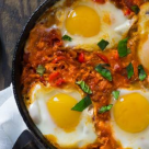 Selfie-uri sau fotografii cu mancare: ce iti face prietenii mai fericiti in retelele sociale?