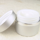 O crema de fata trebuie sa... 