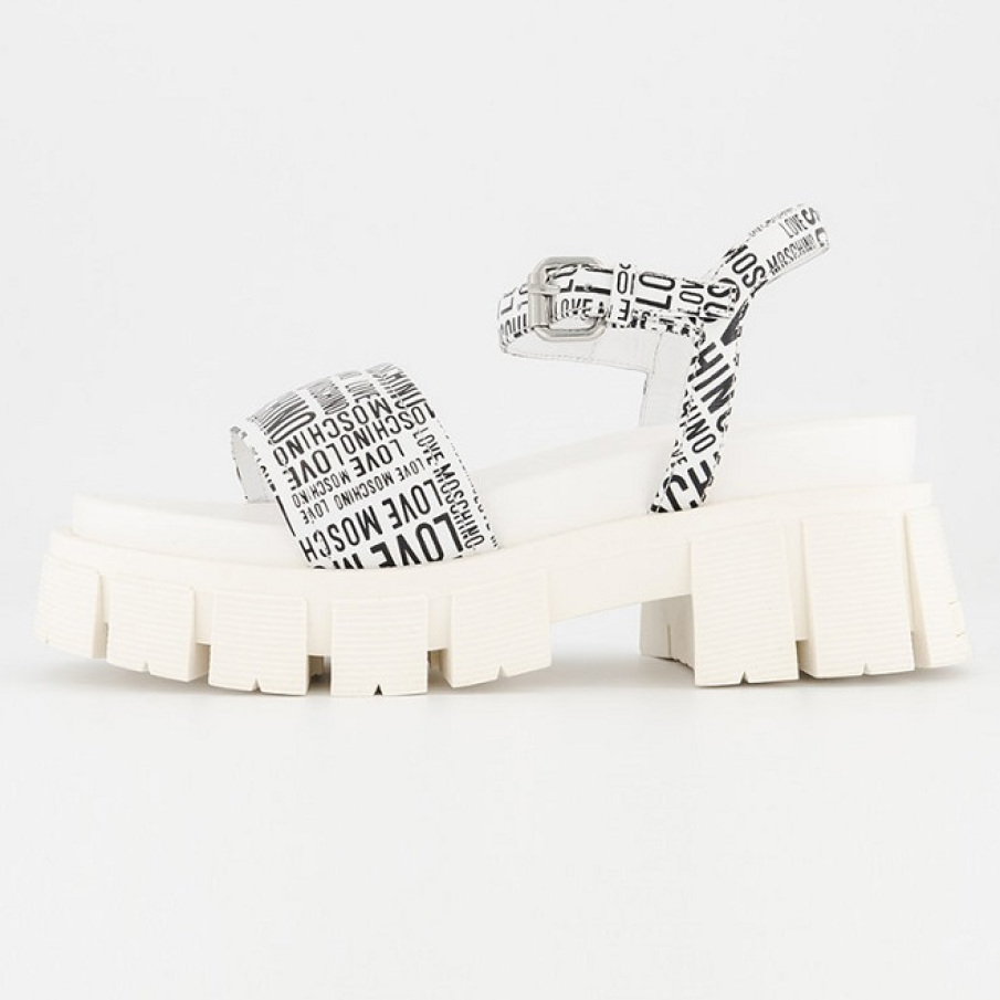 Sandale de piele Love Moschino cu imprimeu logo, talpă groasă și toc masiv. 