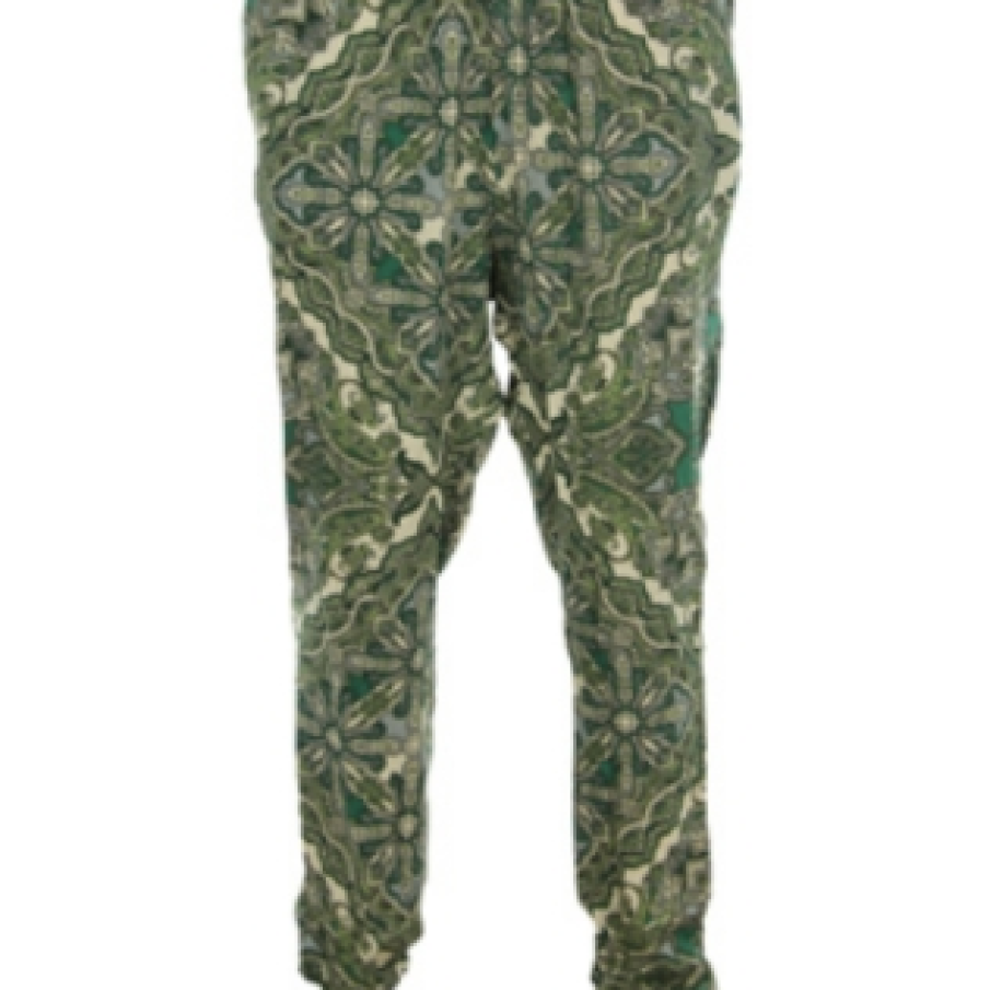 Pantalonii sarouel/ pantalonii harem 