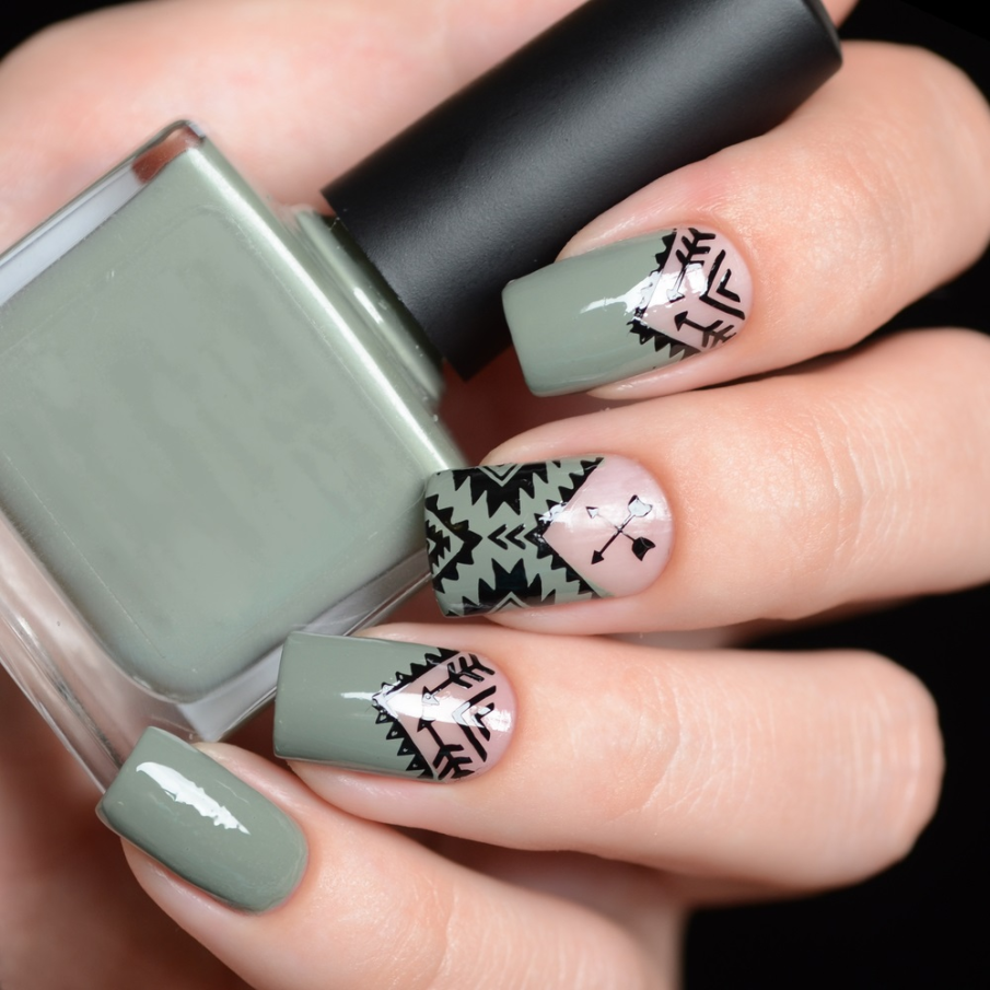 Manichiura de iarna de inspiratie azteca 