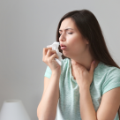 5 Siropuri de tuse care ameliorează gâtul iritat și reduc tusea seacă ori productivă