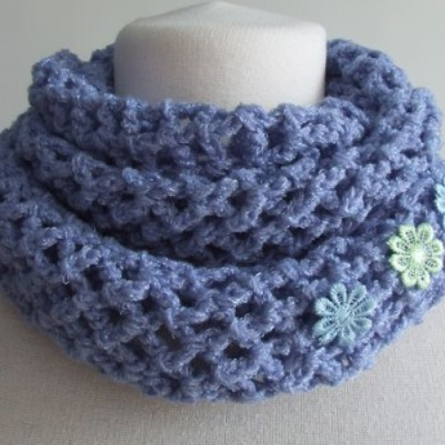 Esarfa fantezie cu accente romantice