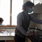 10 reguli importante dacă locuim în casă cu un bolnav de Covid-19