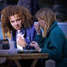 Nu mai face lucrurile astea cand mananci! Ce impact au?